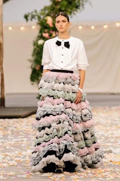 Look 12